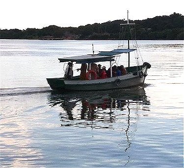 Barco de alquiler para pescar o pasear