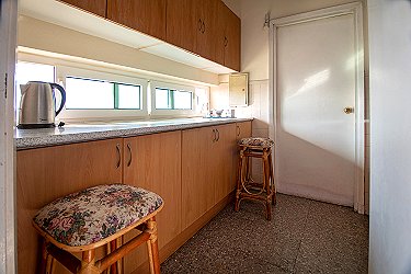 Cocina del apartamento (otra zona)