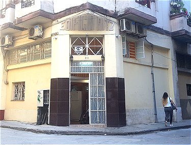 Entrada al Hostal en Centro Habana