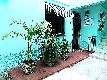 Entrada Apartamentos Aleman
