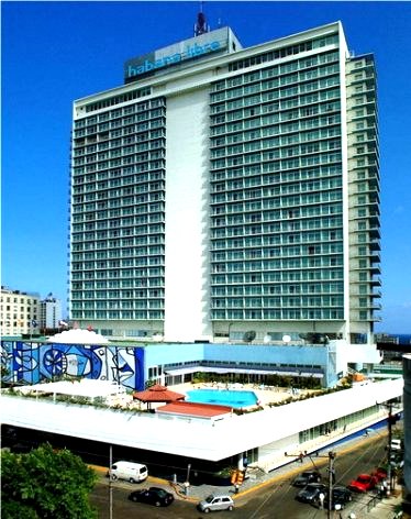 Hotel Habana Libre casi frente a los apartamentos de Fuentes, con acceso muy economico a la piscina e instalaciones