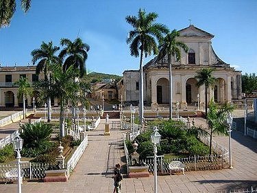 Plaza Mayor de Trinidad, muy cerca de la Casa de alquiler El Guizaso