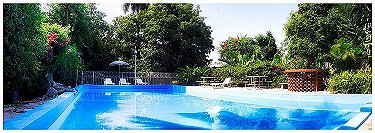 Alberca (piscina) de la Villa Doña Julia en La Habana