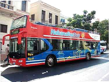 Bus turistico en La Habana