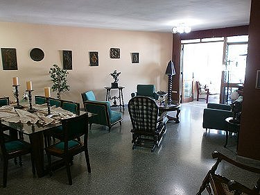 Salon - comedor apartamento de 2 habitaciones (al fondo la terraza)
