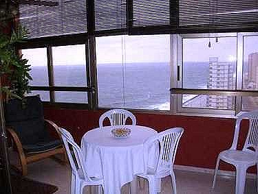 Terraza, vista al mar